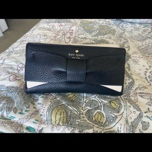 Kate Spade Black & White Bow Wallet